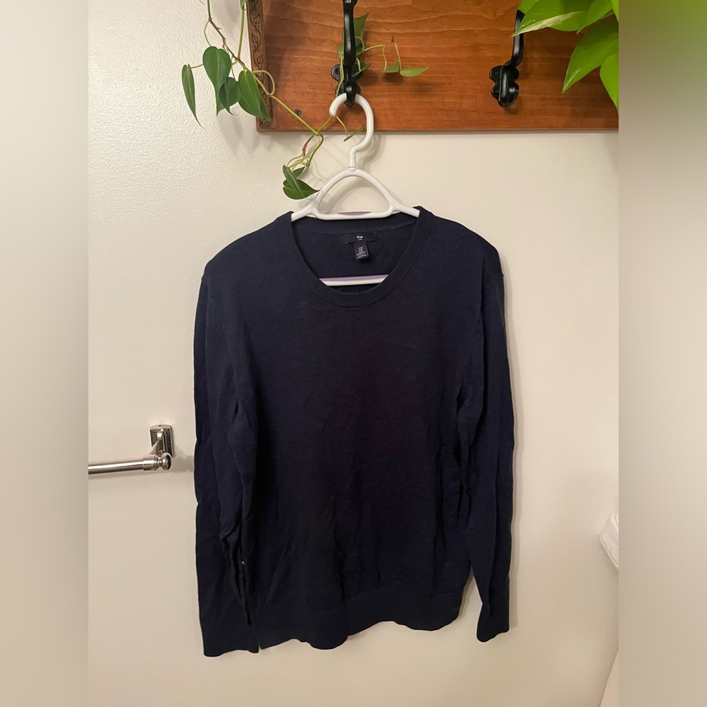 Men’s Gap Size medium navy sweater